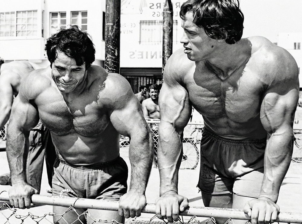 Arnold e Franco Columbu em Muscle Beach na California