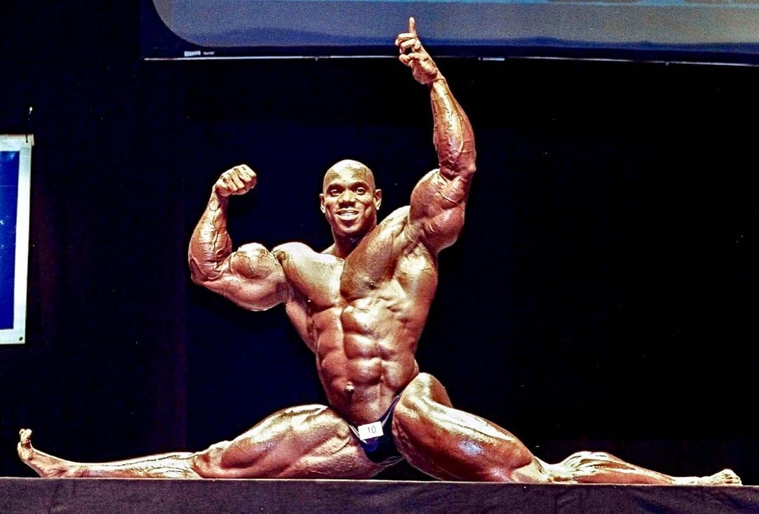 flex wheeler fazendo abertura total no palco