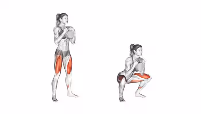 agachamanto usando kettlebell ou agachamento goblet com kettlebell