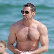 879610-le-sexy-hugh-jackman-passe-des-vacances-175x175-2.jpg